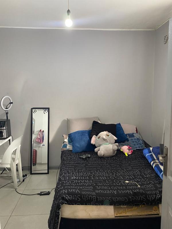 2 Bedroom Property for Sale in Zonnebloem Western Cape
